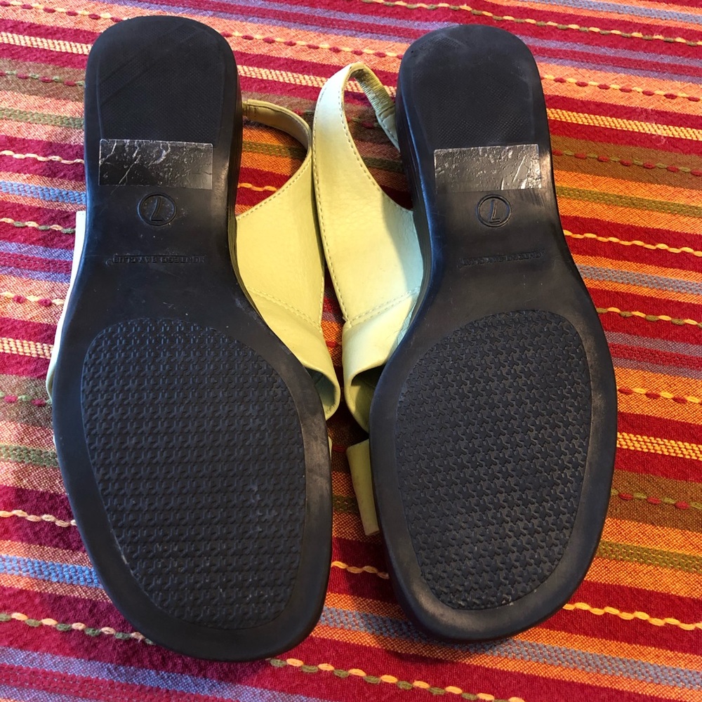 ⛄️ Size 7 mint green Montego Bay Club sandals - Picture 4 of 4